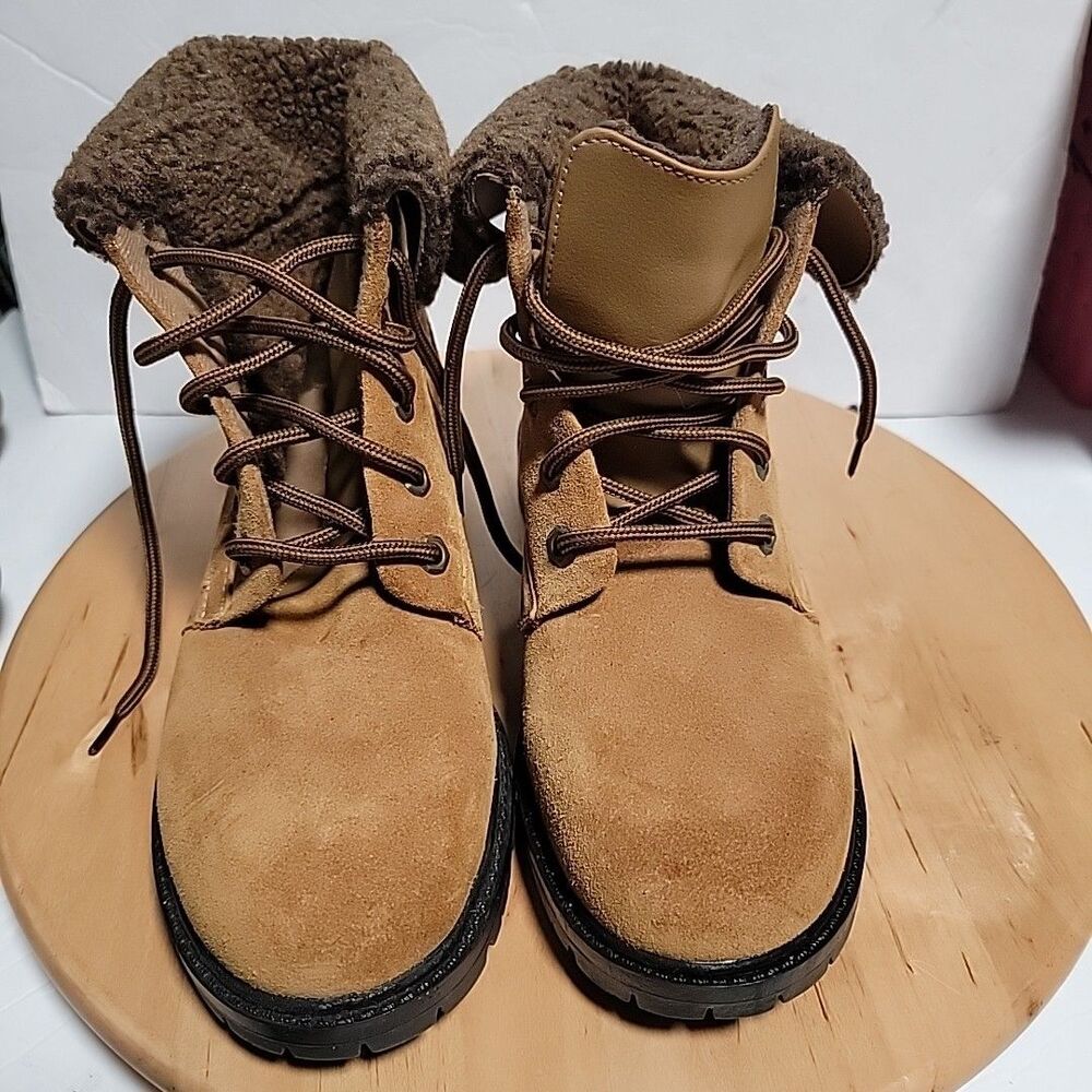 EARTH SHOES Women’s 8.5 Stadium Sherpa Boots Brown Suede Comfort Lace Up Hiking